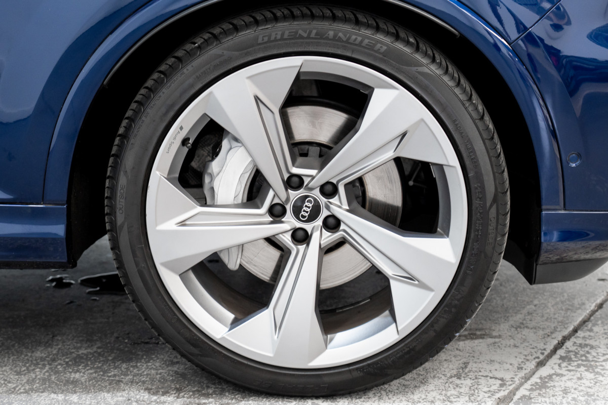 2021 Audi Q7 50 Tdi S Line Quattro Mhev SUV Image 6