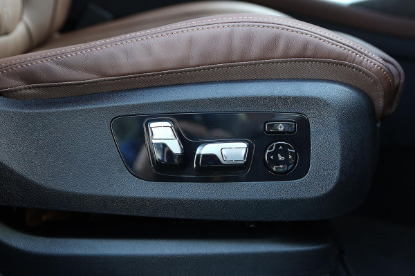 2026 BMW X7 G07 LCI xDrive40i M Sport SUV image 14