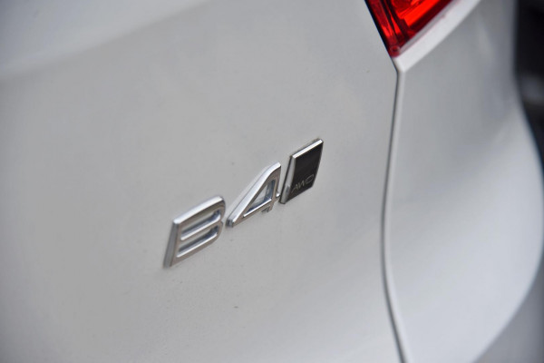 2025 MY26 Volvo XC40 XZ Ultra B4 Dark SUV Image 20