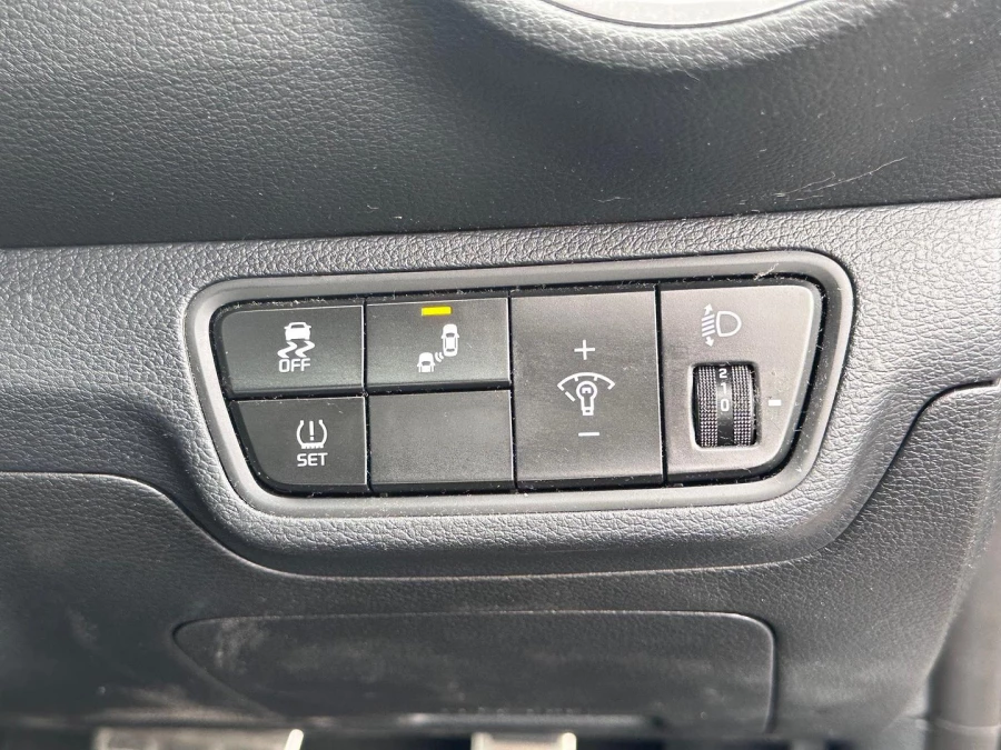 2022 Kia Cerato BD GT Hatch Image 19