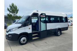 2021 Iveco Daily Bus Image 3