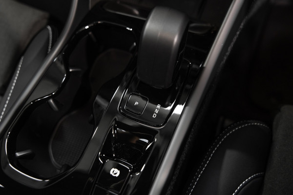 2026 Volvo XC40 XZ Ultra B4 Dark SUV Image 13