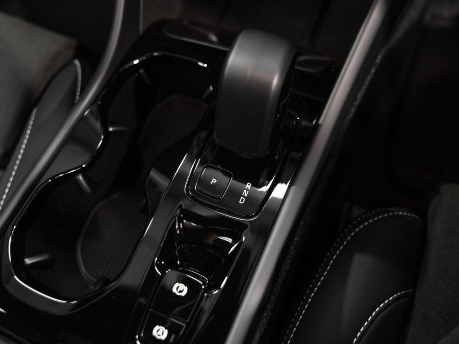 2026 Volvo XC40 XZ Ultra B4 Dark SUV Image 13