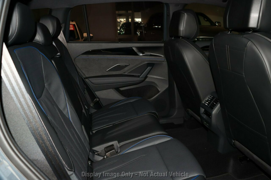 2026 Volkswagen Tayron R4 200TSI eHybrid R-Line SUV Image 4