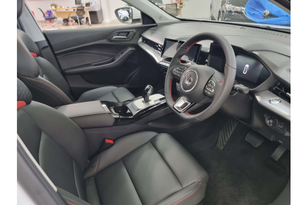 2024 MG MG5 AP32 Essence Sedan