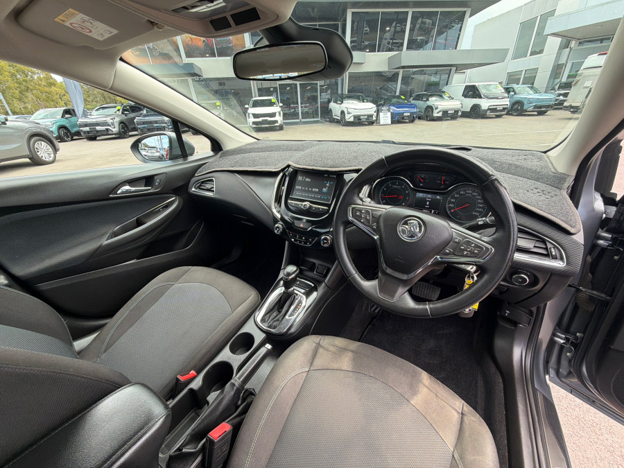 2018 Holden Astra BL LS+ Sedan Image 9