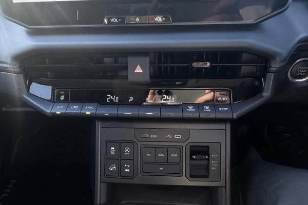 2025 Toyota HiLux GUN126R SR5 Ute Image 7