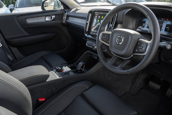 2026 Volvo XC40 XZ Plus B4 SUV image 13