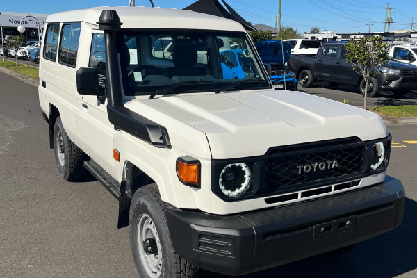 2025 Toyota LandCruiser GDJL78R (Troopcarrier) Workmate Troopcarrier Troop Carrier Image 4