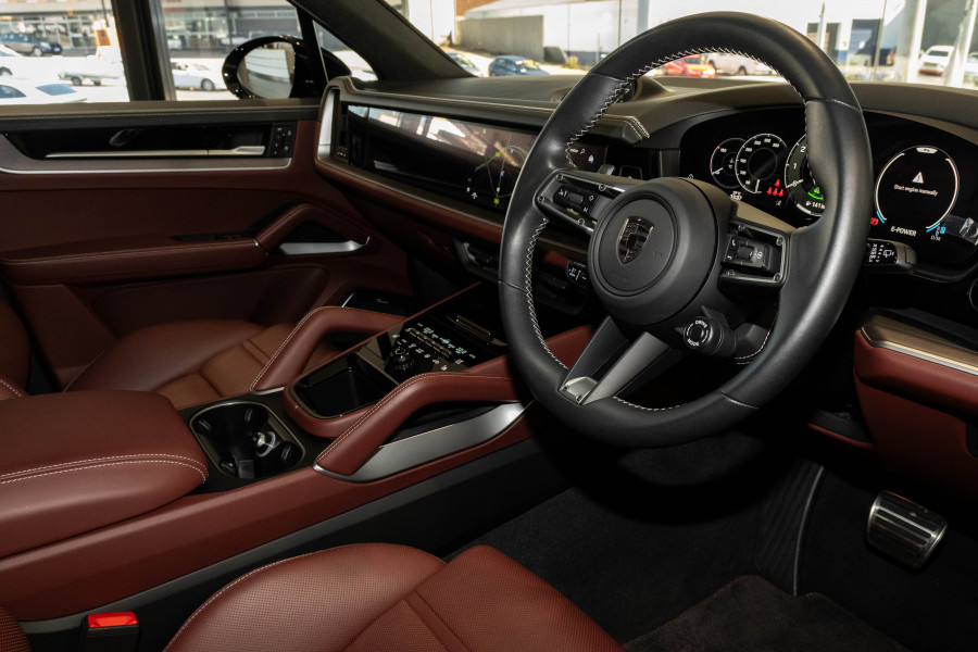 2024 MY25 Porsche Cayenne Turbo E-Hybrid SUV