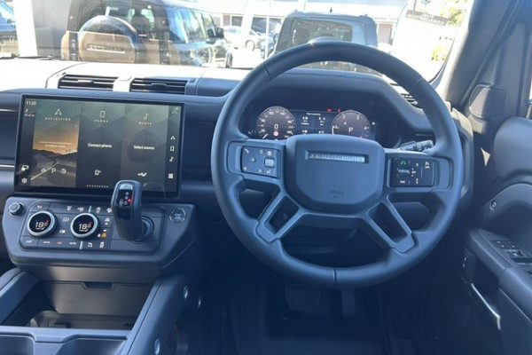 2025 MY26 Land Rover Defender L663 110 D350 X-Dynamic HSE SUV Image 10