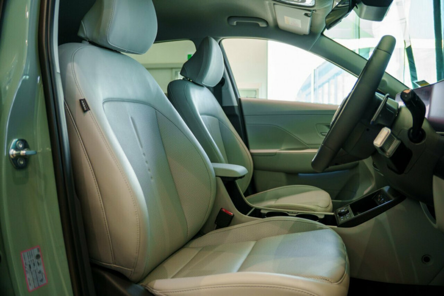 2025 Hyundai KONA SX2.V2 Premium SUV Image 14