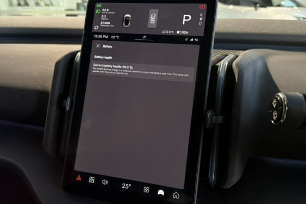 2024 Volvo EX30  Single Motor Extended Range Plus SUV Image 16