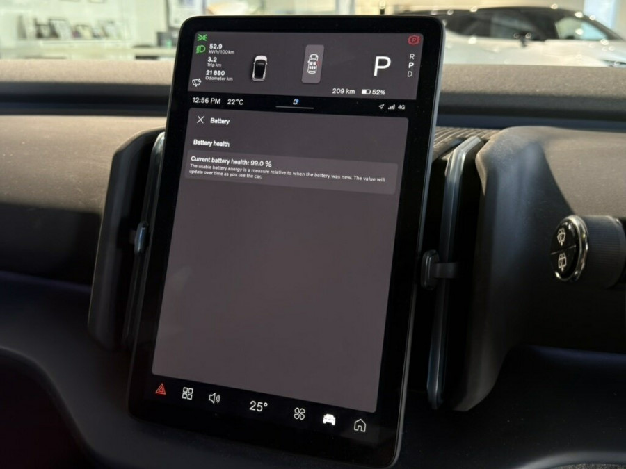 2024 Volvo EX30  Single Motor Extended Range Plus SUV Image 16