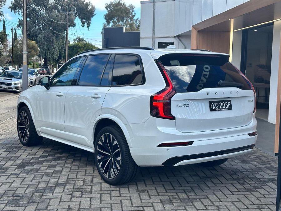 2026 Volvo XC90 L Series Ultra B5 Dark SUV Image 34