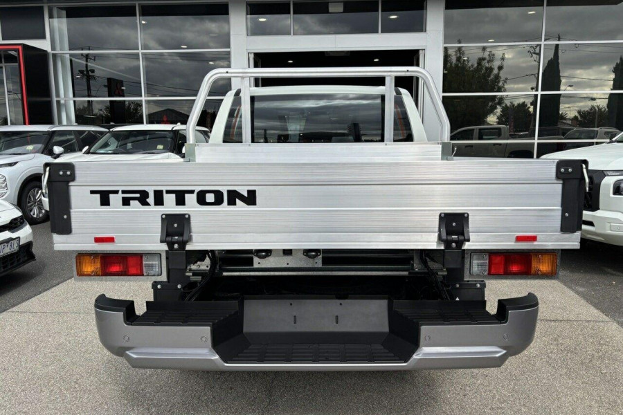 2025 Mitsubishi Triton MV  GLX Cab Chassis Image 6