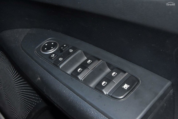 2020 Kia Cerato BD S Hatch Image 14