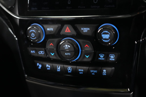 2021 Jeep Grand Cherokee Cherokee 80th Anniversary Special Edtn SUV Image 17