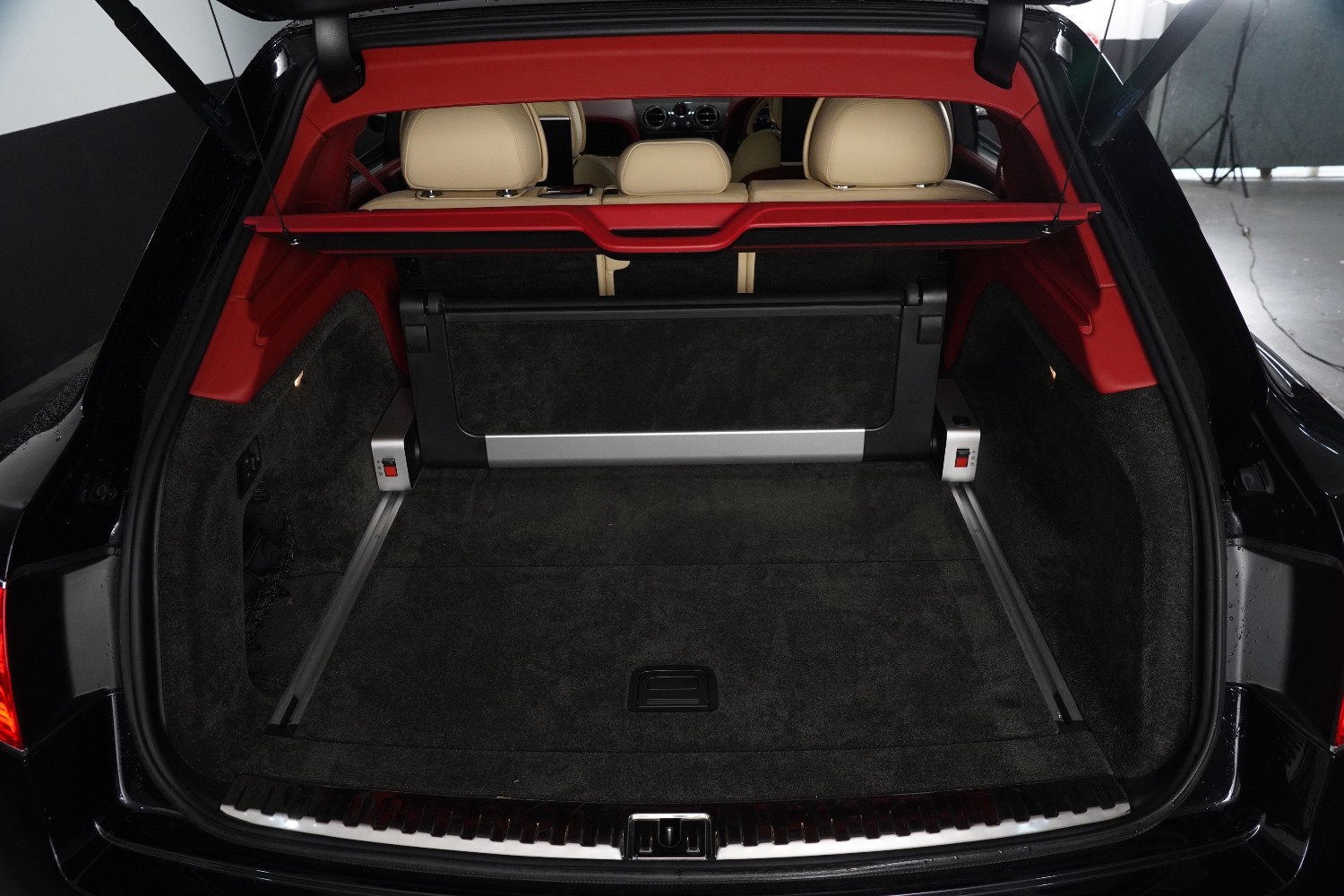2016 Bentley Bentayga First Edition W12  SUV Image 24