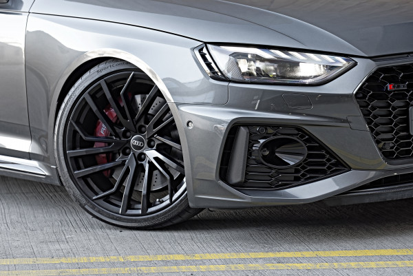 2024 Audi RS 4 B9 Competition SUV image 6