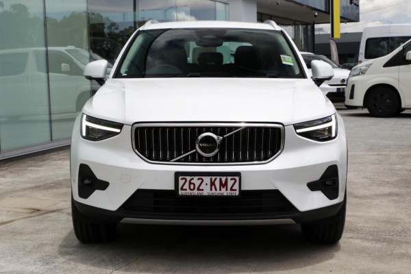 2023 Volvo XC40 XZ Ultimate B4 Bright SUV Image 2