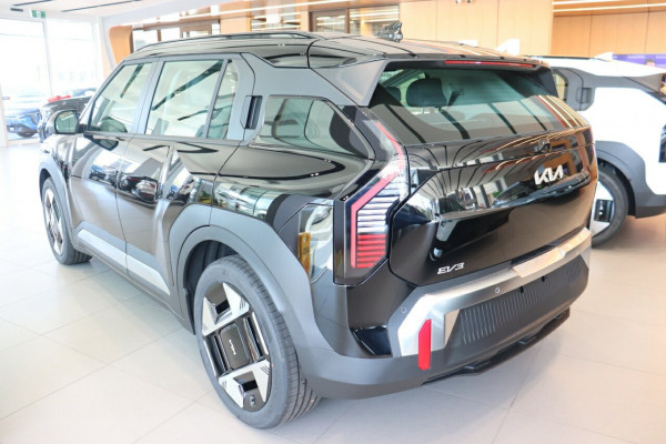 2025 Kia EV3 SV Earth SUV Image 5