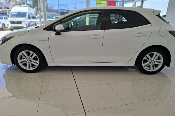 2022 Toyota Corolla ZWE219R  SX Hybrid Hatch Image 5