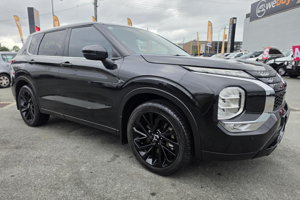 2023 Mitsubishi Outlander ZM Black Edition SUV Image 5