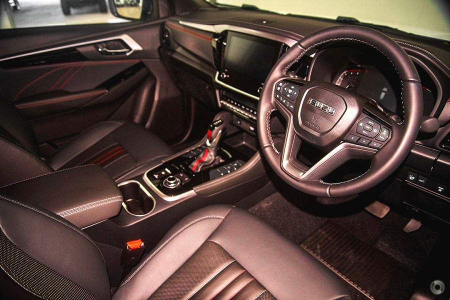 2025 Isuzu MU-X RJ X-TERRAIN SUV Image 6