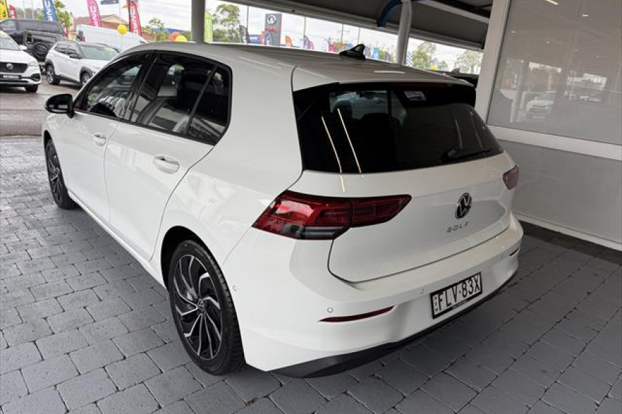 2024 Volkswagen Golf 8 110TSI Life Hatch Image 8
