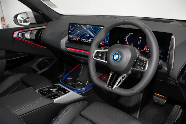 2026 BMW X3 G45 30e xDrive SUV image 6