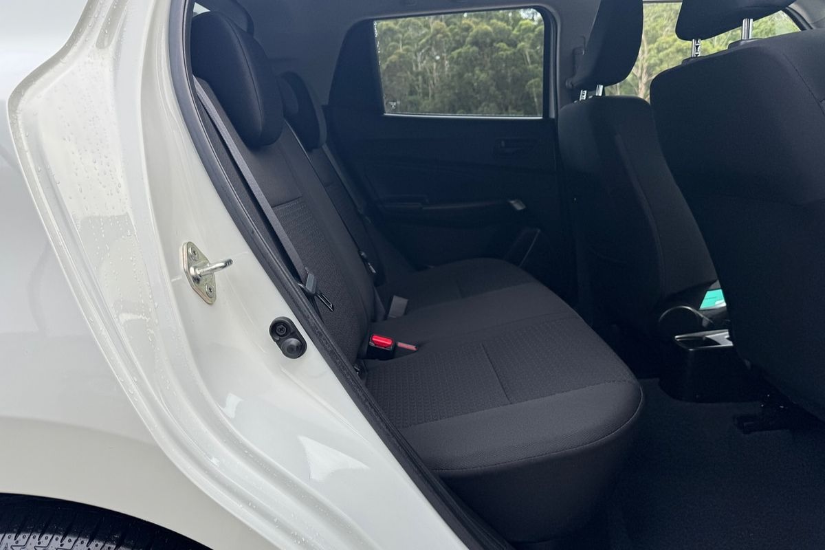 2023 Suzuki Swift AZ Series II GL Hatch Image 8