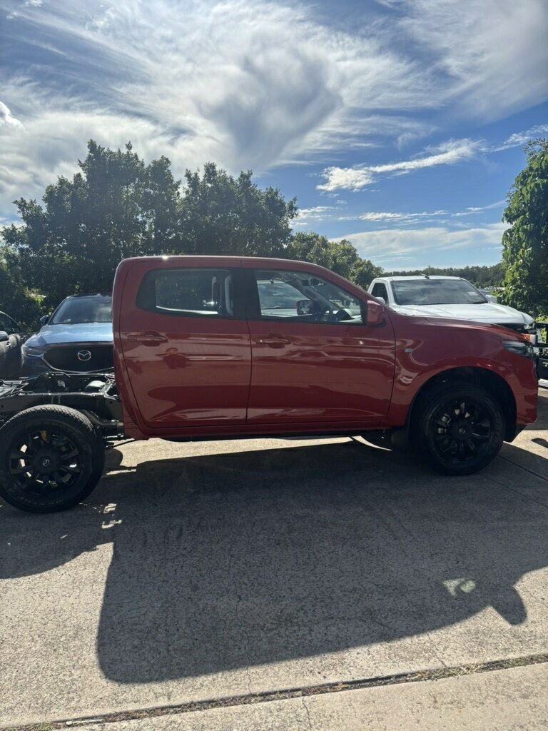 2025 Mazda BT-50 TF XT Cab Chassis Image 2