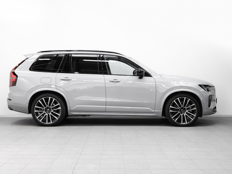 2025 Volvo XC90 L Series Ultra T8 Plug-In Hybrid SUV Image 3