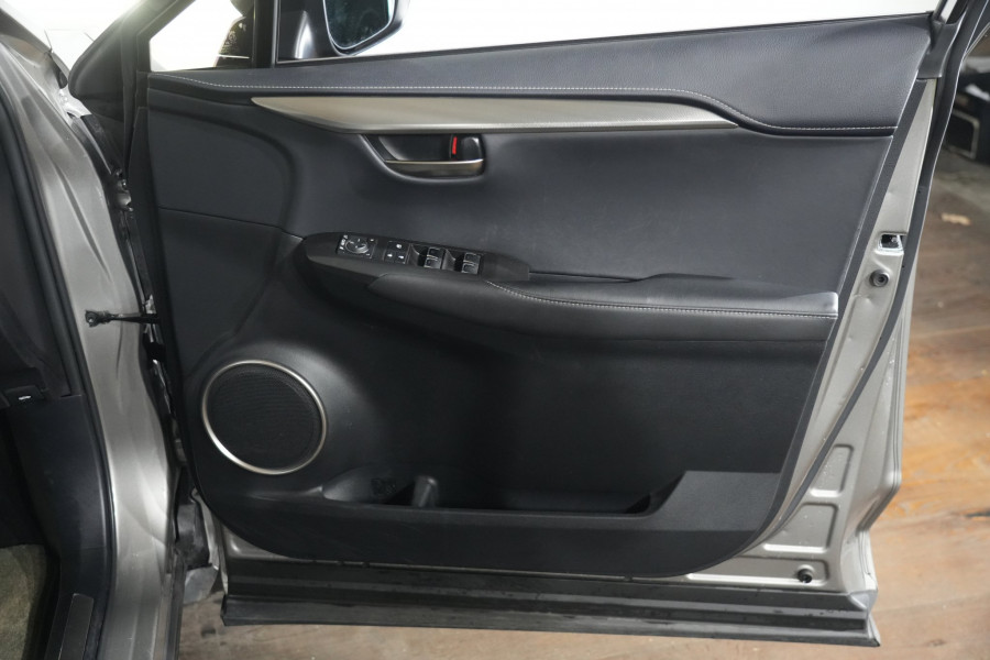 2020 Lexus Nx300 Luxury (Awd) SUV Image 25