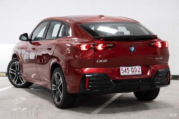 2024 BMW iX2 U10 eDrive20 M Sport SUV image 2