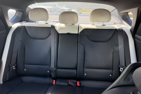 2025 Kia K4 CL4m GT-Line Sedan Image 11