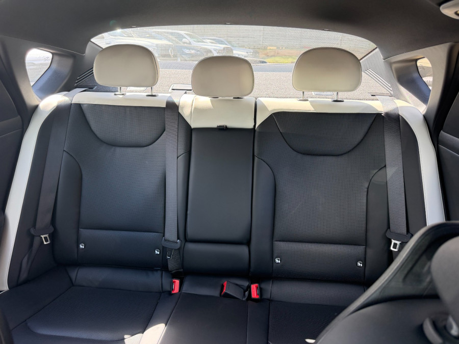 2025 Kia K4 CL4m GT-Line Sedan Image 11