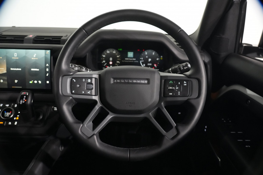 2025 Land Rover Defender L663 110 D350 X-Dynamic HSE SUV Image 14