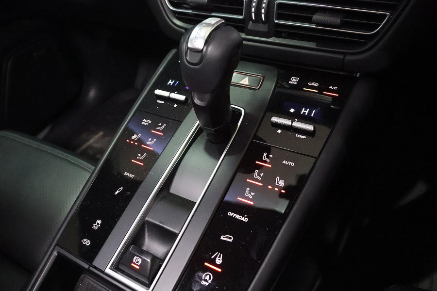 2022 Porsche Macan 95B S SUV