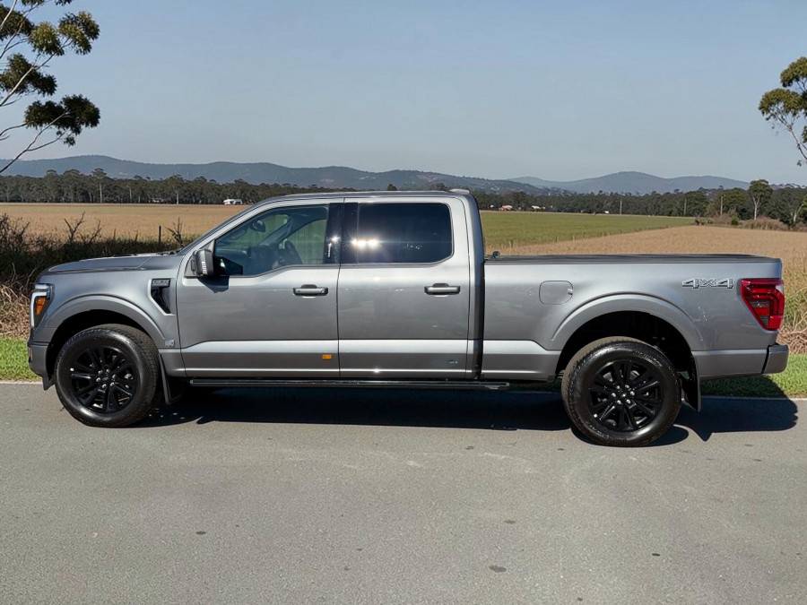 2024 Ford F-150  Platinum Dual Cab Image 4
