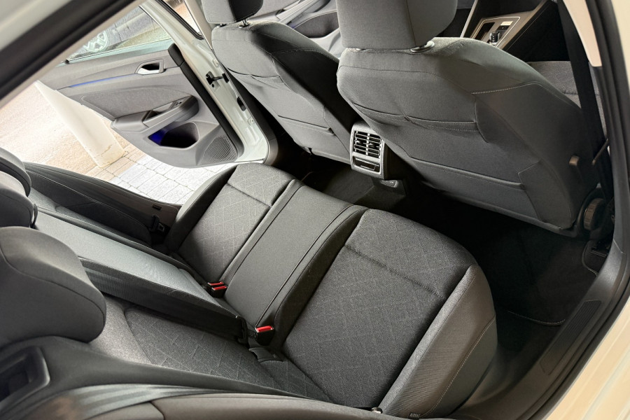 2024 Volkswagen Golf 8 110TSI Life Hatch Image 34