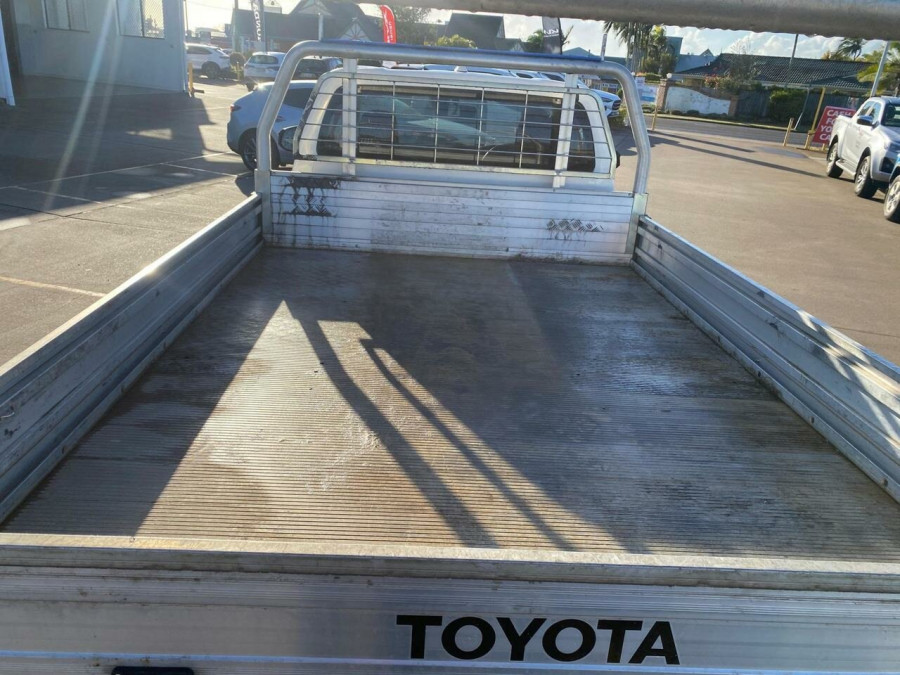 2022 Toyota HiLux TGN121R WorkMate Cab Chassis Image 6