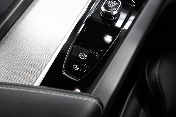 2022 Volvo XC60 UZ T8 Ultimate Recharge Plug in hybrid SUV Image 13