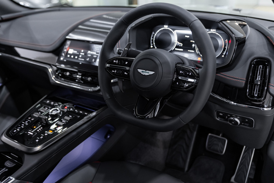 2025 Aston Martin DBX Wagon Image 42