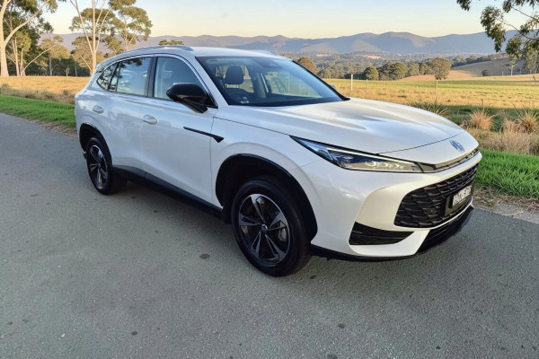 2025 MG HS AS33 Vibe SUV Image 1