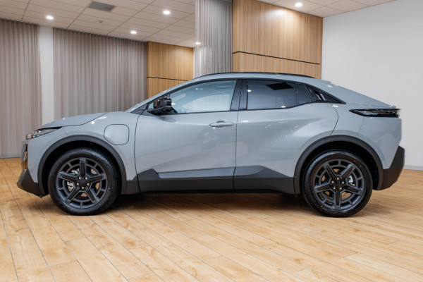 2026 Subaru Uncharted  AWD SUV image 3