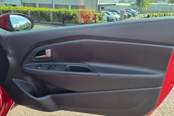 2013 Kia Rio UB S Hatch Image 29