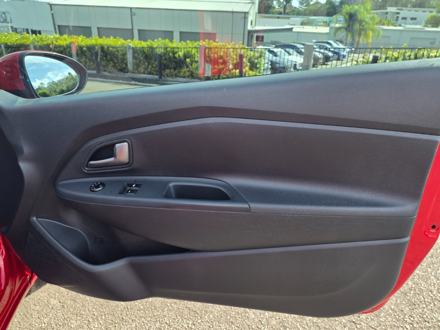 2013 Kia Rio UB S Hatch Image 29