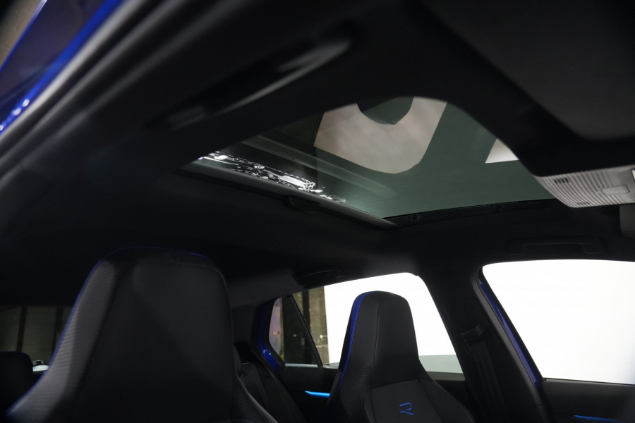 2025 Volkswagen Golf 7 R Hatch Image 25